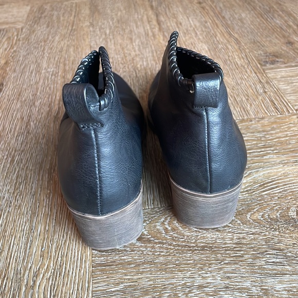 Very volatile Cavalry Ankle Booties Women’s Sz 8 Black Excellent Condition - Picture 5 of 9